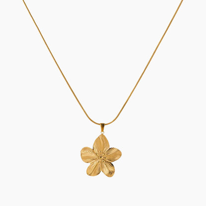 Pia Necklace